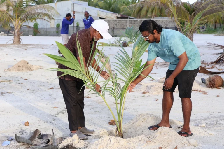 ތިން ރަށެއްގައި 60 ރުއް އިންދައިފި