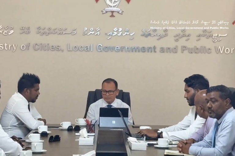 ހއ. އަތޮޅުގައި ކުރުމަށް ހަމަޖެހިފައިވާ ތަރައްޤީގެ މަސައްކަތްތަކާ ގުޅޭގޮތުން މަޝްވަރާކޮށްފި