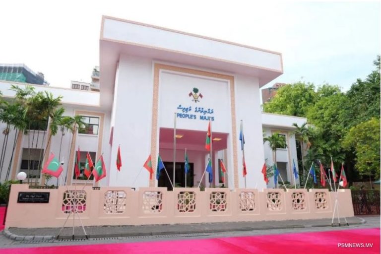 ޑިމޮކްރަސީ ދުވަހާ ގުޅިގެން މަޖިލީހުން ވީޑިއޯ ކްލިޕް ހެދުމުގެ މުބާރާތެއް ބާއްވަނީ