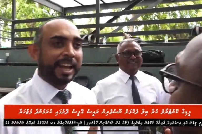 މިނިސްޓަރ ޚަލީލާއި އަސްވާޑް މީޑިއާ އާއި ބައްދަލުކޮށްފި