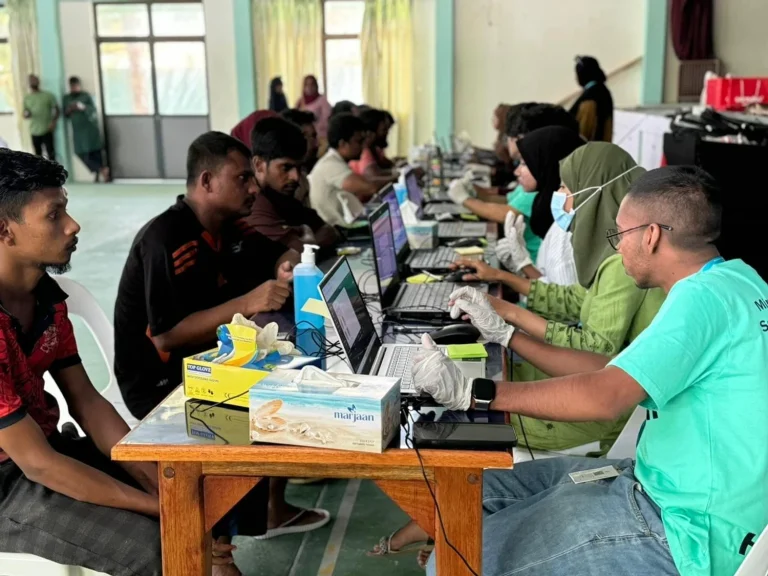 174،000 އަށްވުރެ ގިނަ ބިދޭސީގެ މައުލޫމާތު އެއްކޮށްފި