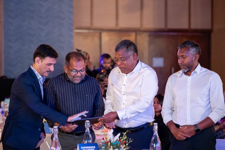 ބީއެމްއެލް އާއި އެމެރިކަން އެކްސްޕްރެސް އިން “އެކްސްޕީރިއެންސް މޯލްޑިވްސް” ޑެސްޓިނޭޝަން ކެމްޕޭން ފަށައިފި