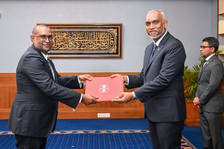ސީއެސްސީގެ ރައީސް ކަމަށް މުޖްތާޒް ގެ ނަން ފޮނުވައިފި