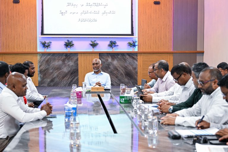 ހިރިލަންދޫގެ ތަރައްޤީއާ ގުޅޭގޮތުން މަޝްވަރާކޮށްފި