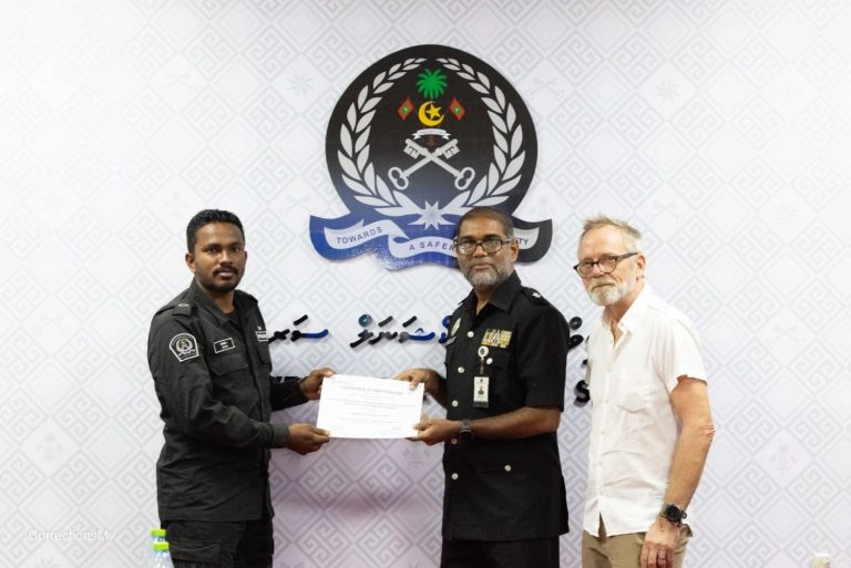 ކަރެކްޝަންސްގެ އޮފިސަރުންނަށް ރިހެބިލިޓޭޝަނާ ގުޅޭ ޓްރޭނިންގ ޕްރޮގްރާމެއް ހިންގައިފި