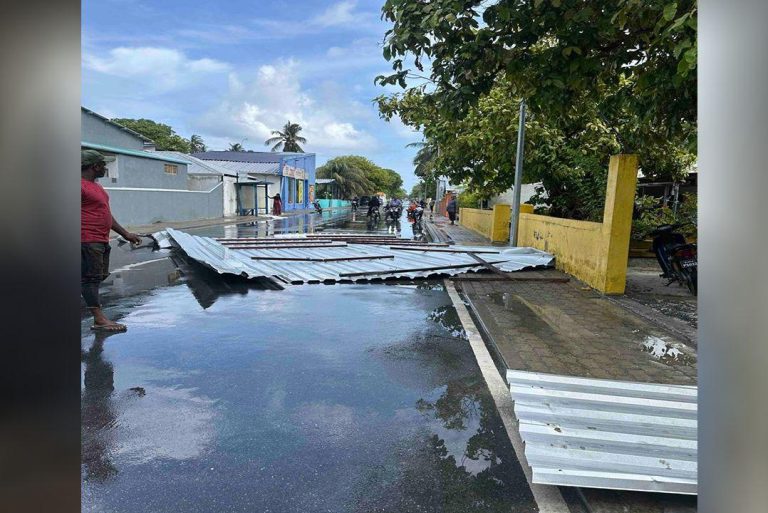 އައްޑޫގެ 6 ގެއެއްގެ ފުރާޅު އެއްލާލުމާ ގުޅިގެން ސިފައިން އެހީތެރިކަން ފޯރުކޮށްދީފި