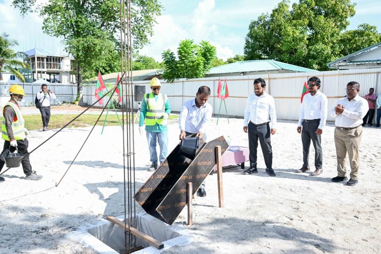 މުލަކު ޞިއްޙީ މަރުކަޒު ހޮސްޕިޓަލަކަށް ބަދަލުކުރުމަށް އަޅާ އިމާރާތުގެ އަމަލީ މަސައްކަތް ފަށައިފި