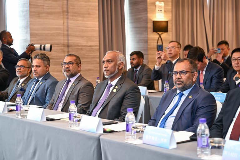 ޗައިނާ އާއި ރާއްޖެއާއި ދެމެދު މުހިންމު އެމްއޯޔޫ ތަކެއްގައި ސޮއިކޮށްފި