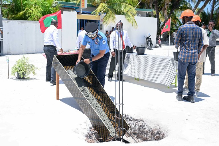 މަގޫދޫ ފުލުހުންގެ މަރުކަޒުގެ ބިންގާ އަޅައިފި