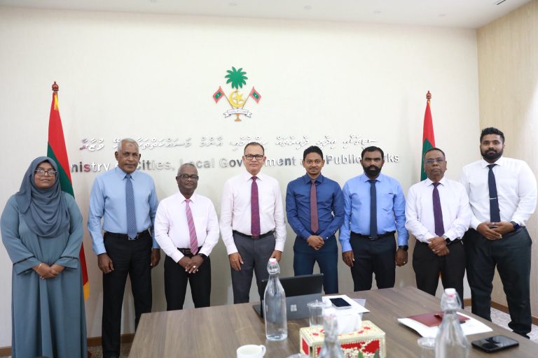 އުތީމުގައި ޢިމާރާތްކުރާ ސްޓޭޓް ހައުސްގެ މަސައްކަތާއި ގުޅޭގޮތުން މަޝްވަރާކޮށްފި