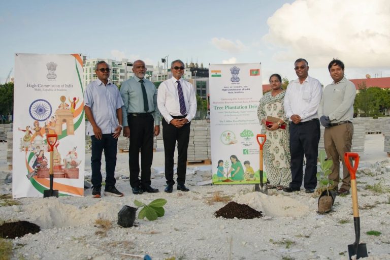 އިންޑިއާއާއެކު ސިޔާސީ ގުޅުން ގާއިމުކުރިތާ 60 އަހަރު ފުރުން ފާހަގަކުރުމަށް 60 ގަސް އިންދައިފި