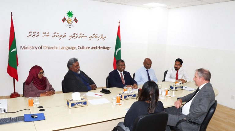 ތަރިކަ ހިމާޔަތްކުރުމަށް ޢިލްމީ އެހީތެރިކަން ދޭން އިނގިރޭސި ސަފީރު ޝައުގުވެރިވެއްޖެ