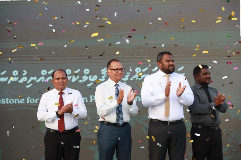 ލާމަރުކަޒީ ނިޒާމަކީ ރައްޔިތުންނަށް އެންމެ ފައިދާވާނެ ގޮތަށް ވެރިކަންކުރެވޭނެ ނިޒާމު: އާދަމް ޝަރީފު