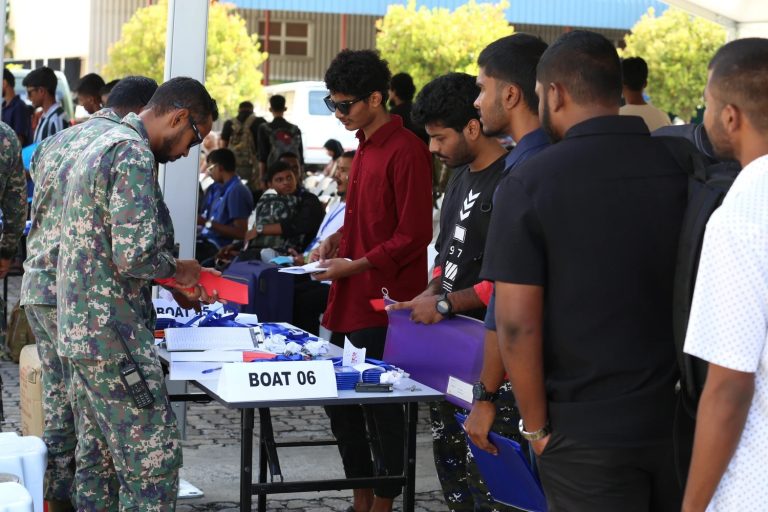 ދިވެހި ވަޠަނީ ޚިދުމަތުގެ ތަމްރީނަށް ބައިވެރިން ފުރައިފި