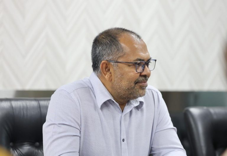 މާލީ ކަންކަމާއި ތަރައްޤީގެ އެއްބާރުލުމާ ބެހޭގޮތުން މަޝްވަރާކުރައްވައިފި