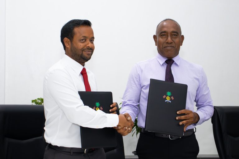 ނައިފަރު ބަނދަރު ތަރައްޤީކުރަން އެމްޓީސީސީއާ ހަވާލުކޮށްފި