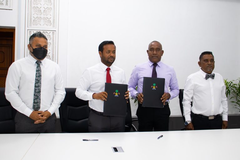 ނައިފަރުން 45 ހެކްޓަރު ބިން ހިއްކަން ހަވާލުކޮށްފި