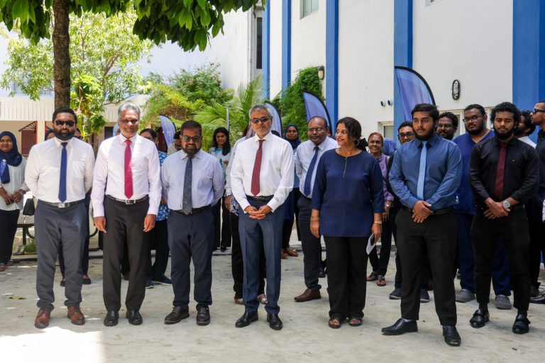 އެމްއެންޔޫ ދަރިވަރުންގެ ކައުންސިލުން ގަސްއިންދުމުގެ ޕްރޮގްރާމެއް ފަށައިފި