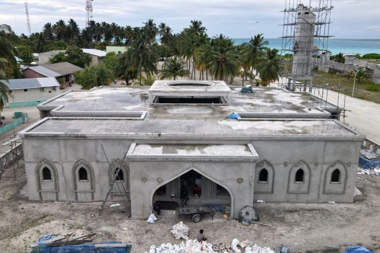 ނިލަންދޫގައި އިމާރާތްކުރާ މިސްކިތުގެ %65 ނިމިއްޖެ
