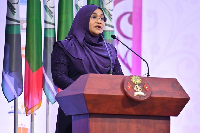 އަހްމަދިއްޔާ ސްކޫލަކީ ގިނަބަޔަކު އިންދި ތައުލީމީ ގަހެއް: މެޑަމް ސާޖިދާ