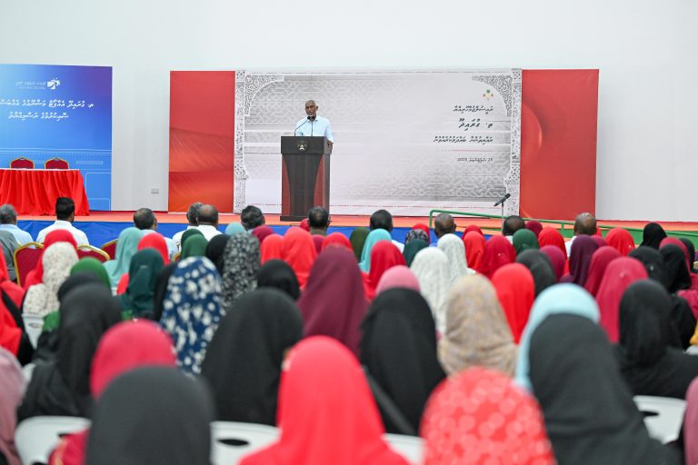 މާލެއިން ބޭރުގައި ބަހައްޓާ ފުރަތަމަ ޑީކޮމްޕްރެޝަން ޗެމްބަރ، މާދަމާ ގުރައިދޫގައި ހުޅުވާނެ: ރައީސް