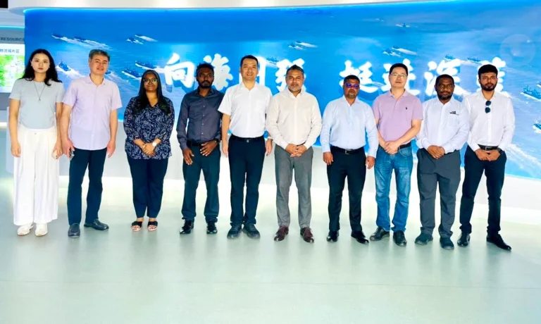 ޗައިނާގެ ބޯޓު ބަނުމުގެ ޞިނާޢަތުގެ ތަޖުރިބާ ހޯއްދުމަށް މަޝްވަރާކޮށްފި