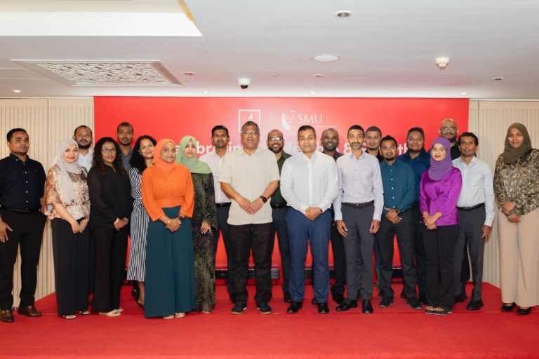 ބީއެމްއެލްގެ މުވައްޒަފުން އެސްއެމްޔޫގެ ލީޑަރޝިޕް ޕްރޮގްރާމް ފުރިހަމަކޮށްފި