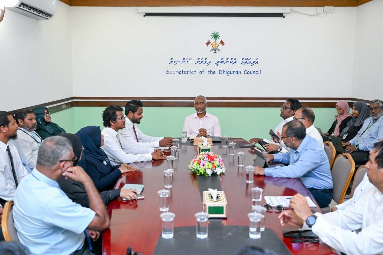 ދިގުރަށުގެ ތަރައްޤީއަށް އެންމެ ބޭނުންވާ ކަންކަމާ ގުޅޭގޮތުން ކައުންސިލާ މަޝްވަރާކުރައްވައިފި