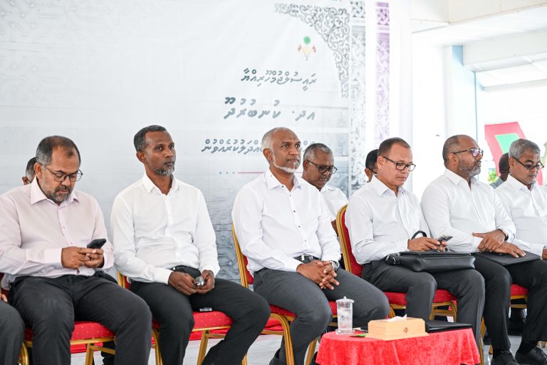 ކުނބުރުދޫގެ ތަރައްޤީގެ މަޝްރޫޢުތައް ހުއްޓުމެއްނެތި ކުރިއަށް ގޮސް ނިންމަދޭނަން: ރައީސް