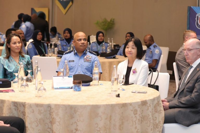 ވިމެން އިން ޕޮލިސިންގ ސަމިޓް ނިންމާލައިފި