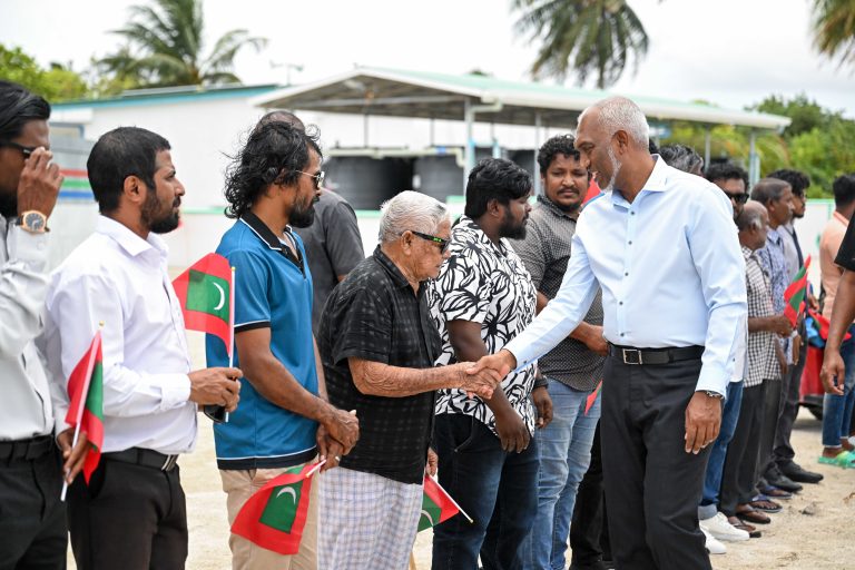 މުންޑޫ ބަނދަރު ތަރައްޤީ ކުރުން އަންނަ އަހަރު ކުރިއަށް ދާނެ: ރައީސް