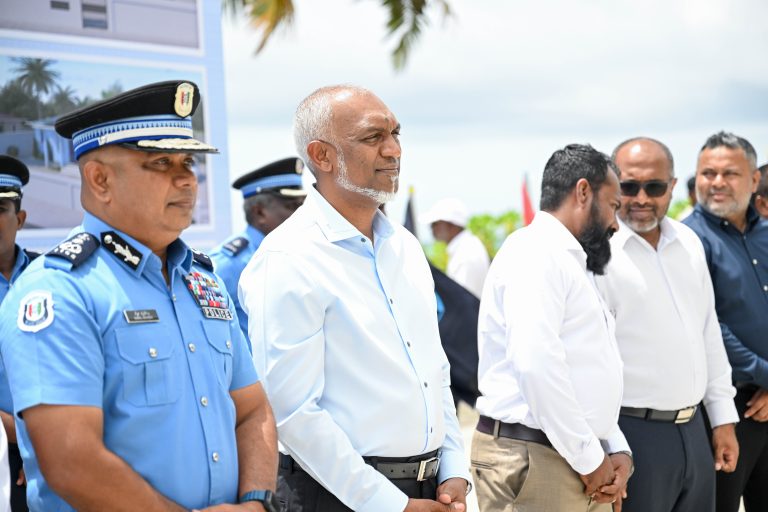 ރާއްޖޭގެ ހުރިހާ ރަށެއްގައި ފުލުހުންގެ ހިދުމަތް ގާއިމުކޮށްފި