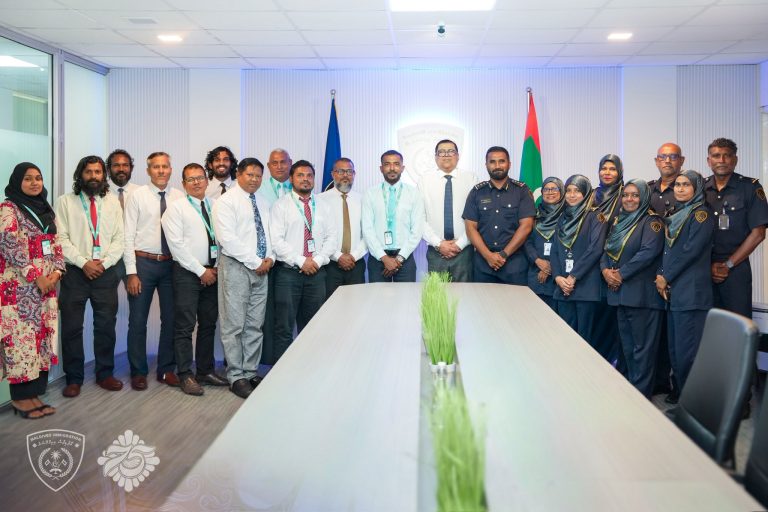 ރ. އަތޮޅުގައި ގަވާއިދާ ޚިލާފަށް ބިދޭސީން އުޅޭ މައްސަލައާ ގުޅޭގޮތުން މަޝްވަރާކޮށްފި