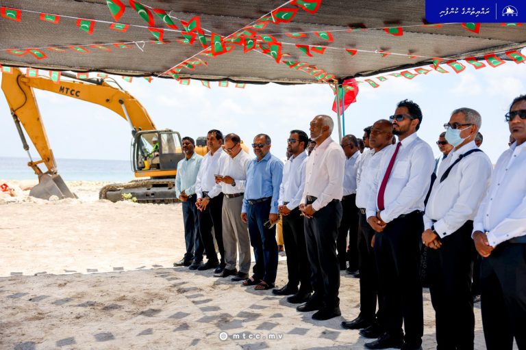 ދިގުރަށު ގޮނޑުދޮށް ހިމާޔަތްކުރުމުގެ މަޝްރޫޢުގެ ޢަމަލީ މަސައްކަތް ފަށައިފި