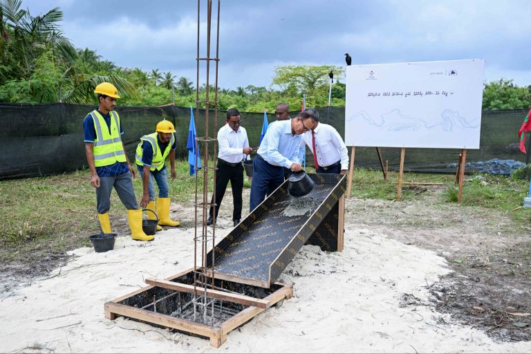 ފީވަކު އައު ސްކޫލް އިމާރާތުގެ ޢަމަލީ މަސައްކަތް ފަށައިފި