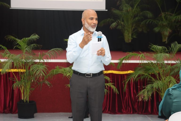 ޓީޗަރުންނަކީ ޤައުމު ބިނާކުރުމުގެ މޭސްތިރިން: މިނިސްޓަރ