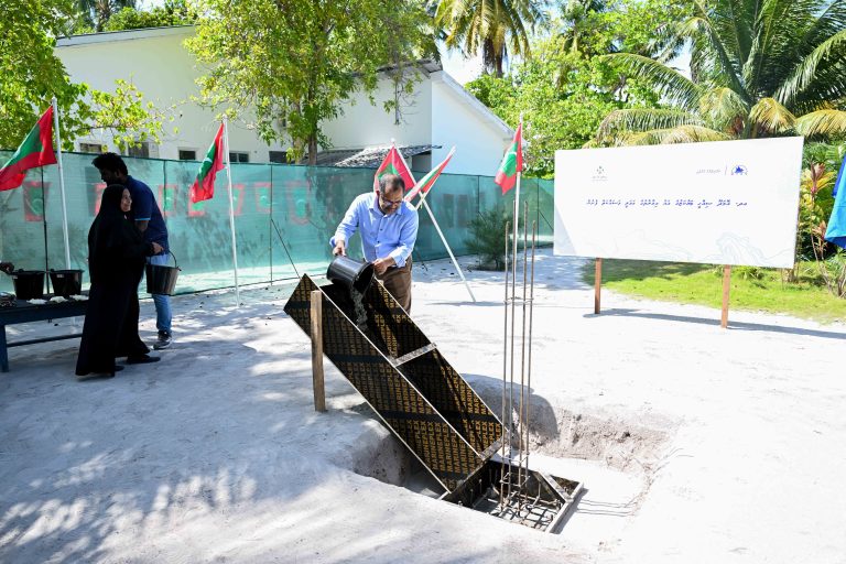 އޮމަދޫ ސިއްޙީ މަރުކަޒުގެ އައު އިމާރާތުގެ ބިންގާ އަޅައިފި