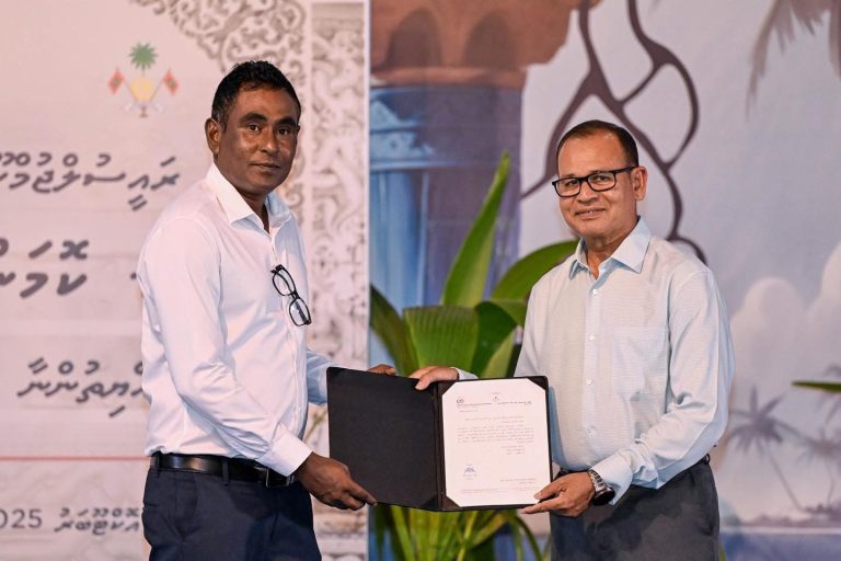 ކޮމަންޑޫ ކައުންސިލާ އެއަތޮޅު ގައްލައިދޫ ރަސްމީކޮށް ހަވާލުކޮށްފި