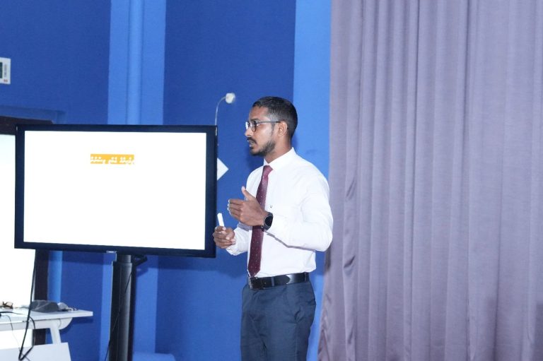 ތަރިކައިގެ ސްކޮލަރޝިޕަށް ކުރިމަތިލި ފަރާތްތަކަށް މަޢުލޫމާތު ދިނުމުގެ ސެޝަނެއް ކުރިއަށްގެންގޮސްފި