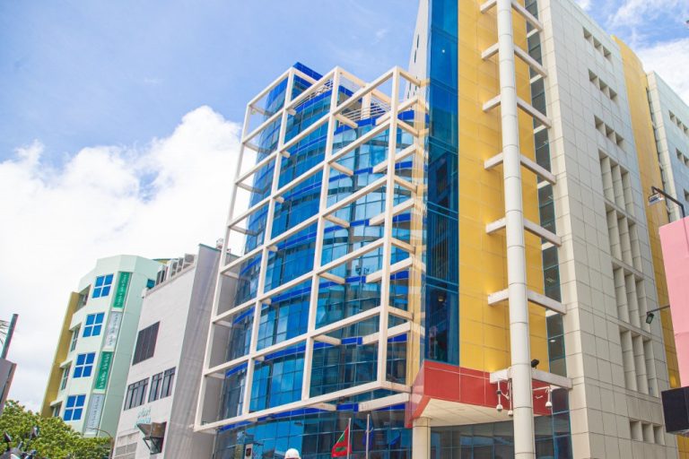 ‏ކަސްޓަމްސްެއަށް ދައްކަންޖެހޭ ފައިސާ ނުދައްކާ ފަރާތްތަކުގެ ނަން ހާމަކުރުމުގެ އުސޫލު އާއްމުކޮށްފި
