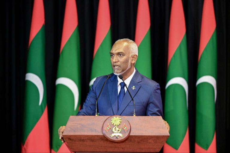 ޤައުމަށްޓަކައި ޤުރުބާންވުމަކީ ހަމައެކަނި ޔުނީފޯމެއް އަޅައިގެން ކުރެވެން އޮތް ކަމެއް ނޫން: ރައީސް