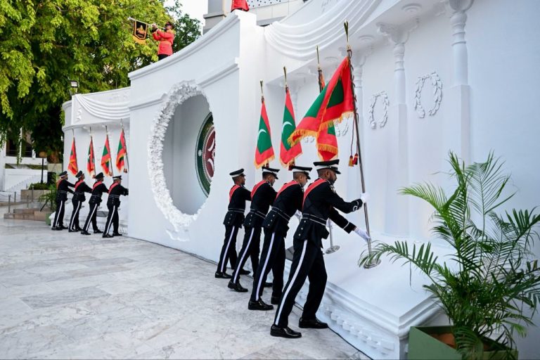 ނޮވެންބަރު 3ގެ ހަނދާނީ ބިނާގައި ދިދަ ޖަހައި ގާޑް މައުންޓްކުރުމުގެ ރަސްމިއްޔާތު ބާއްވައިފި