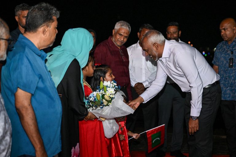 ރައީސަށް ވިލިމާލެއިން ހޫނު މަރުޙަބާއެއް