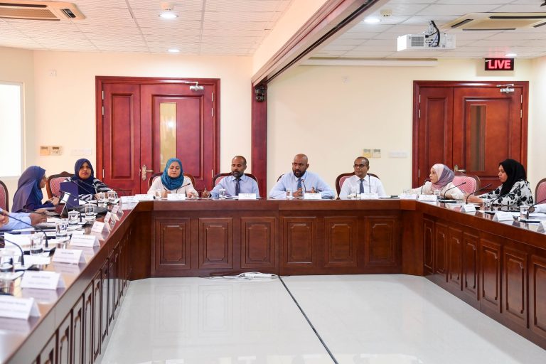 ރައްޔިތުންގެ މެދުގައި ހުރި ކަންބޮޑުވުންތައް ހައްލުކުރުމަށް މިހާރަށްވުރެ ބޮޑު ބަޖެޓެއް ބޭނުންވޭ:އޭސީސީ