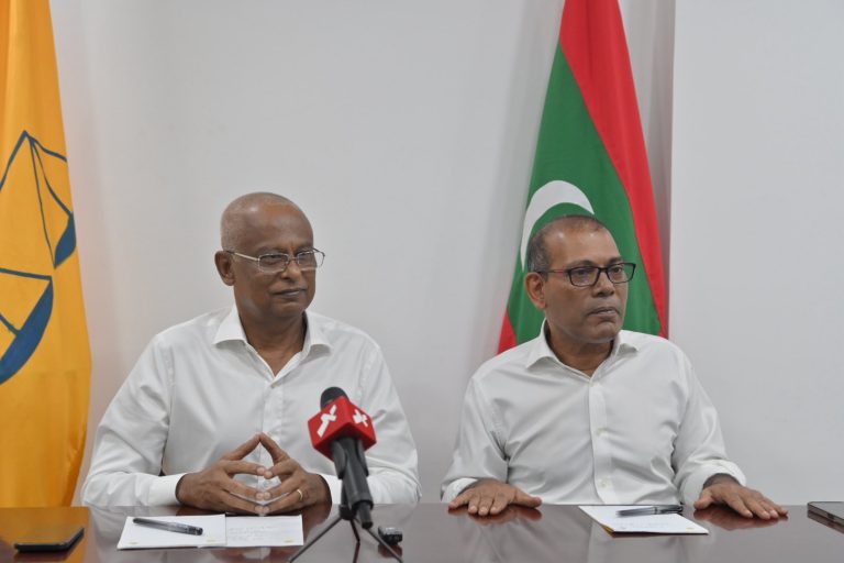 ރައީސް ނަޝީދާއި ސާލިހް ބައްދަލުކުރައްވައިފި