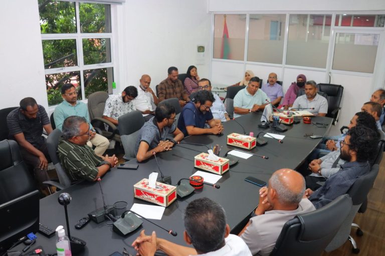 މާލީ އެހީތެރިކަމަށް ޝަރުތު ހަމަވީ 41 މީޑިއާ: ކޮމިޝަން