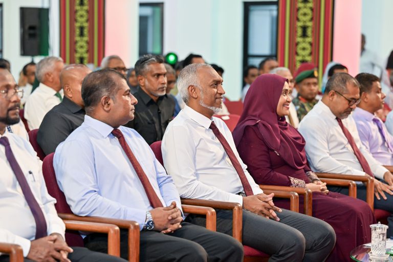 ރައީސް، ޤައުމީ އަދަބީ މުބާރާތްތަކުގެ ނަތީޖާ ފާޅުކުރުމަށް ބޭއްވި ރަސްމިއްޔާތު ޝަރަފުވެރިކޮށްދެއްވައިފި