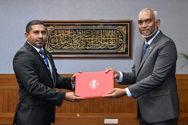 މަހްލޫފް ސަފީރުކަމަށް އައްޔަންކުރައްވައިފި