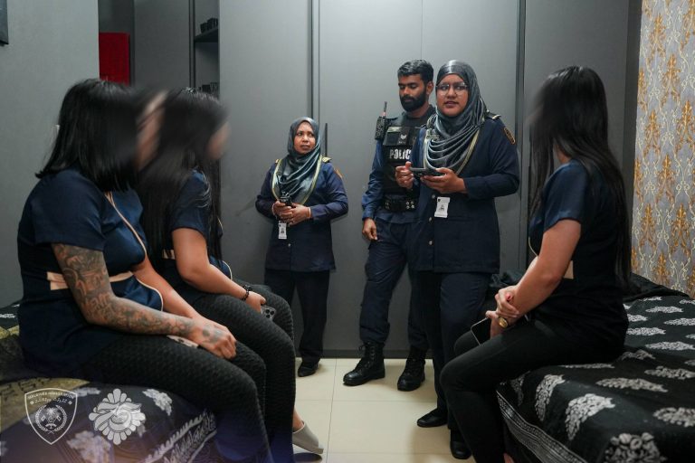 4 މަސާޖުޕާލާ ބަންދުކޮށް ބިދޭސީންތަކެއް އިމިގްރޭޝަންގެ ބެލުމުގެ ދަށަށް