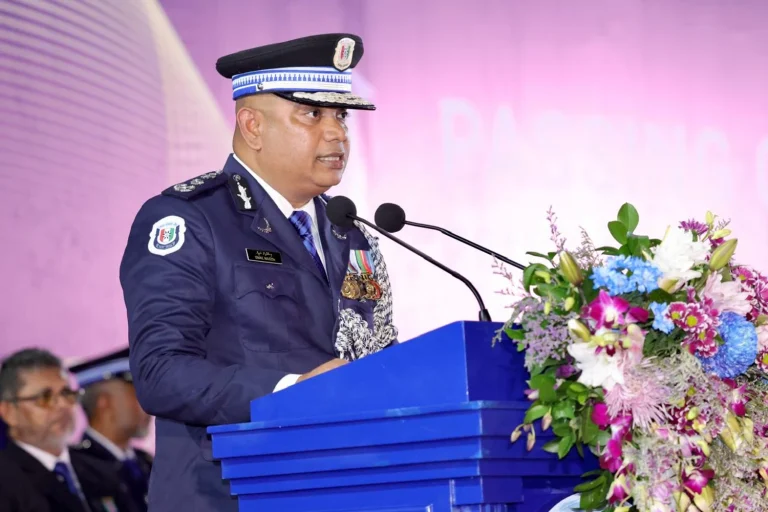ޖިނާޢީ ކުށްތަކަށް އަރައިގަންނަ މުވައްޒަފުންނަށް ފުލުހުންގެ ޚިދުމަތުން ޖާގައެއް ނޯންނާނެ: ސީޕީ